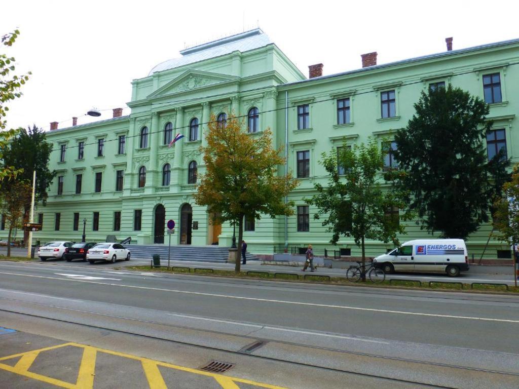 Konzul -Top Apartment, Strict Center, Parking Osijek Eksteriør billede